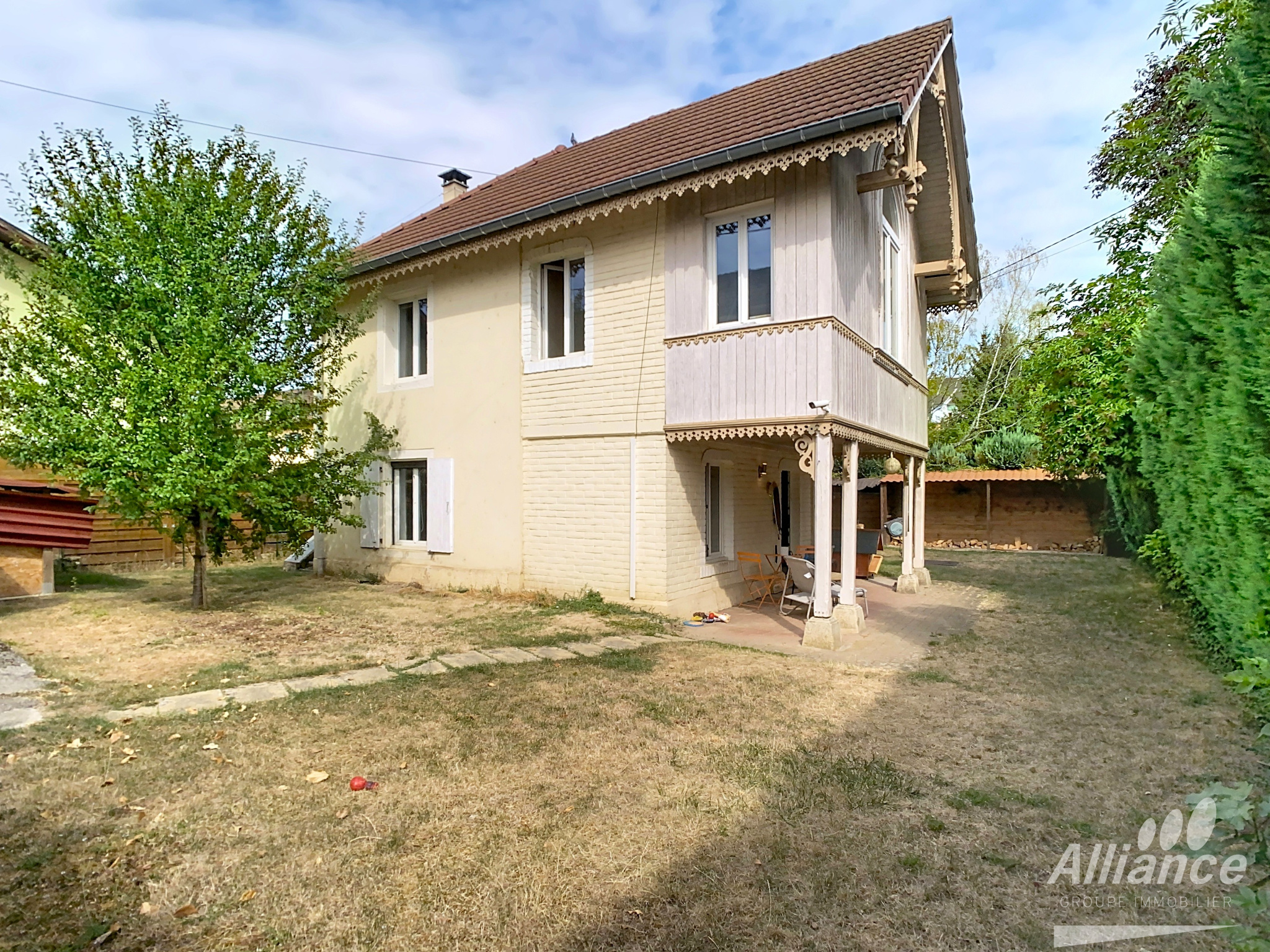 Maison 4/5 pièces DELLE Centre – Jardin clos, terrasse, dépe