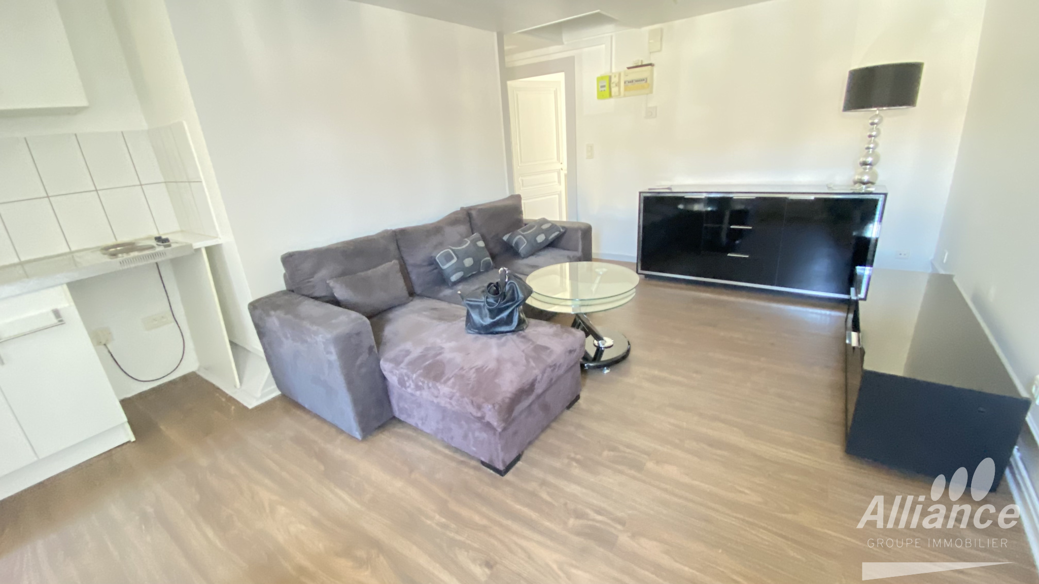 Appartement meublé à louer dernier étage avec 2 pièces à Mon