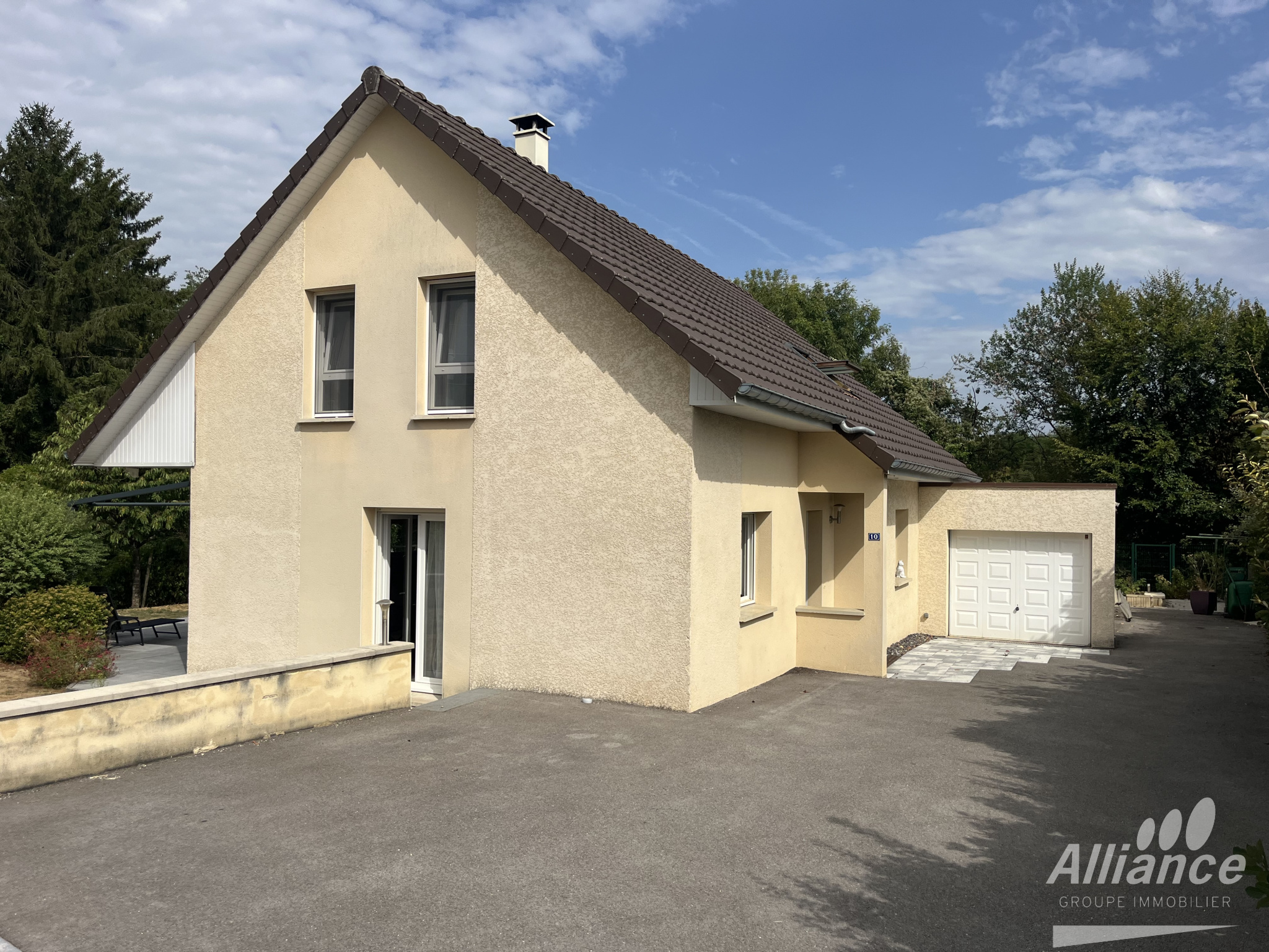 Maison de 2012 de plain pied avec 4 chambres