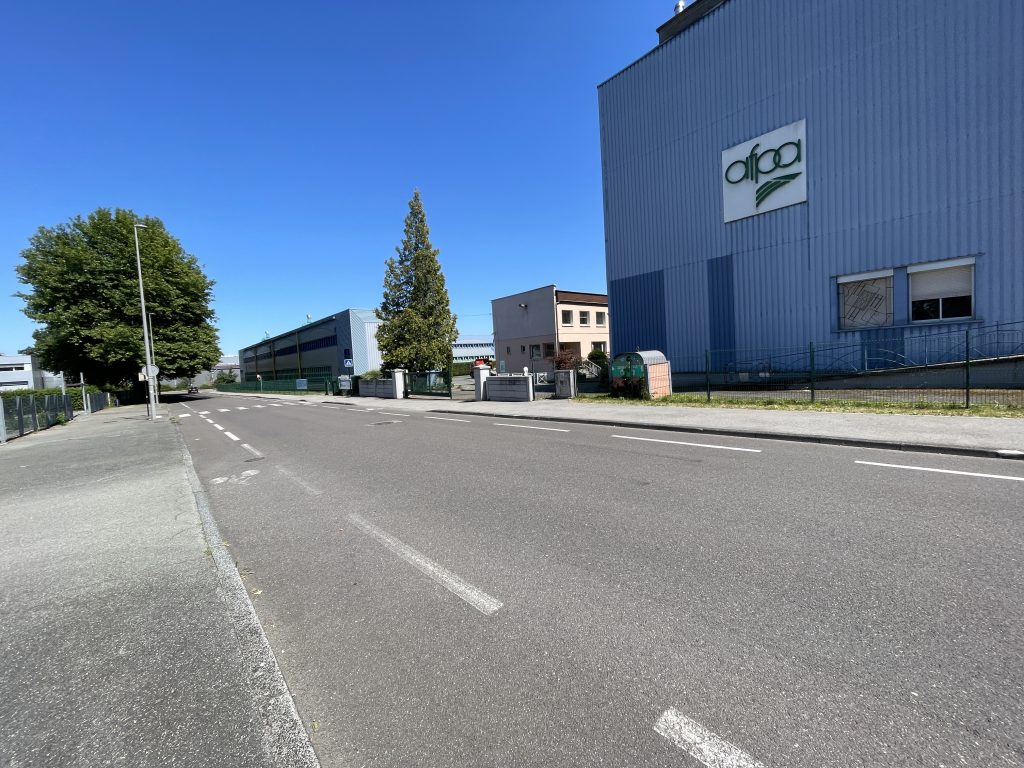 L'actuel bâtiment principal de l'Afpa à Belfort représente une surface de 17 000 m². Il est en cours de cession à Arbelle Solutions en vue de la construction d'un nouvel atelier.