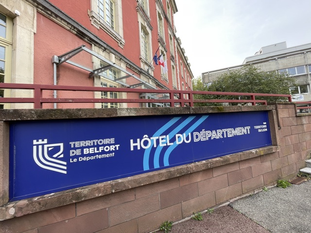 L'entrée du conseil départemental du Territoire de Belfort.
