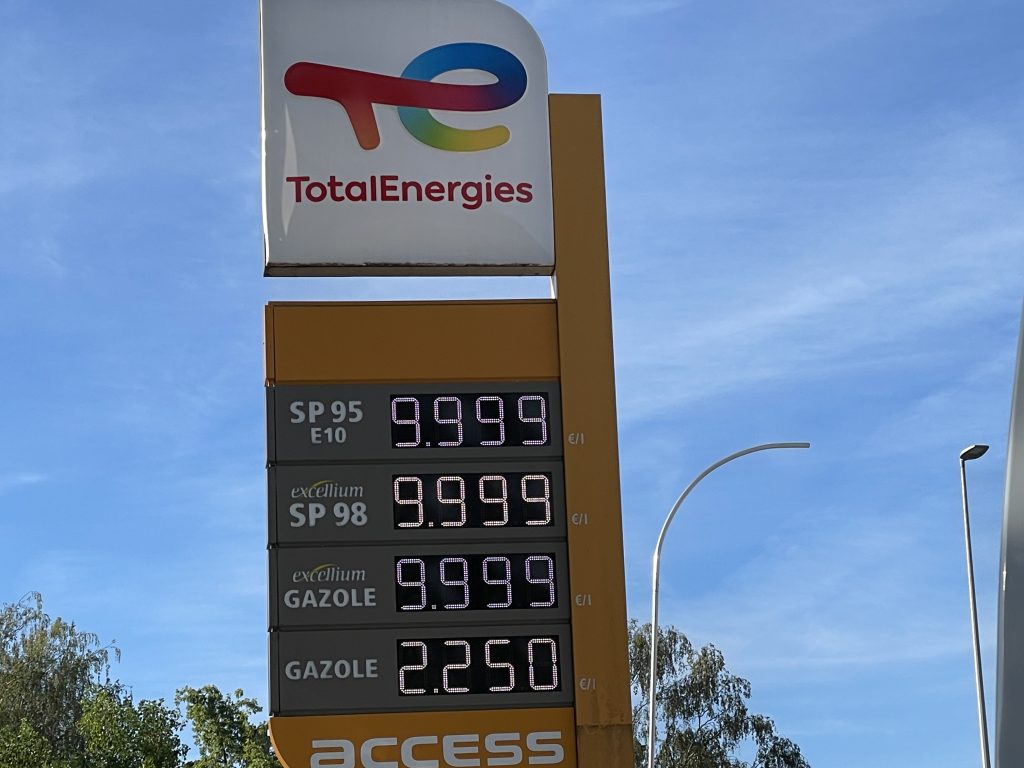 Sous l'effet des plafonnements de prix, les stations Total Energies sont de plus en plus souvent en rupture.