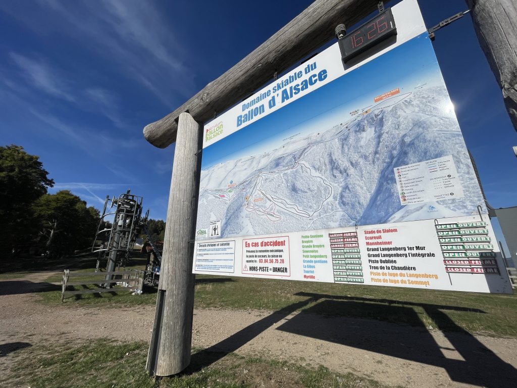 Le plan du domaine skiable vers "La Gentiane" et la piste de ski "L'Ecureuil".