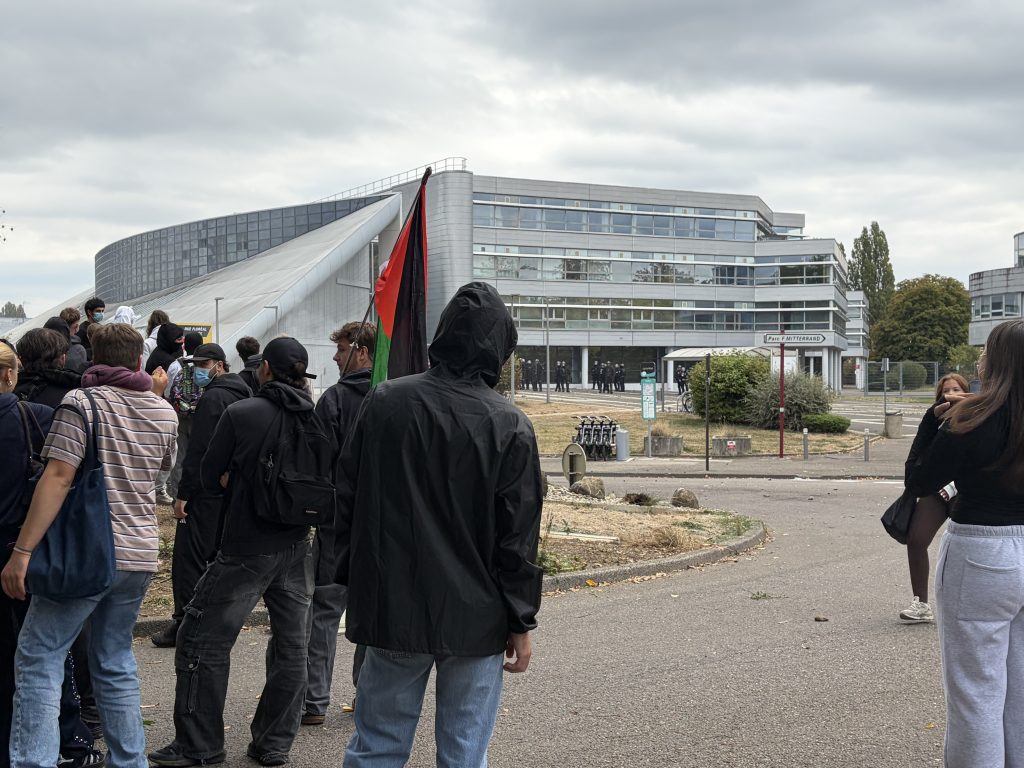 Les forces de l'ordre ont été mobilisées devant les lycées de Belfort.