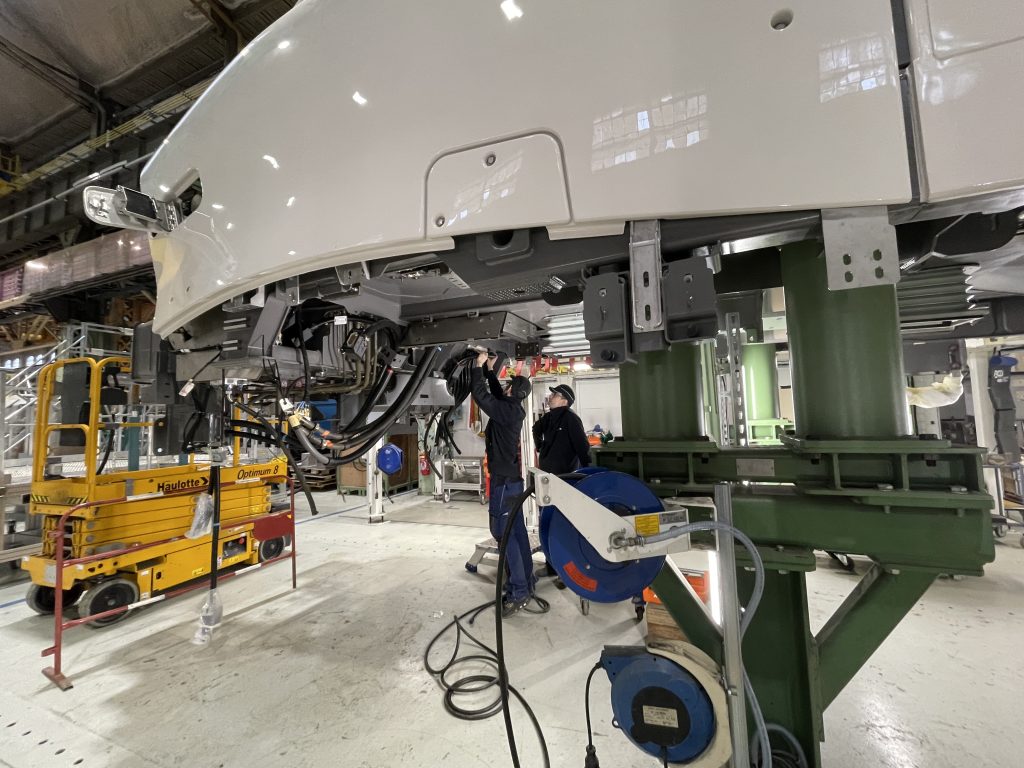 La construction d'une motrice de TGV dans les ateliers d'Alstom à Belfort, en janvier 2026.