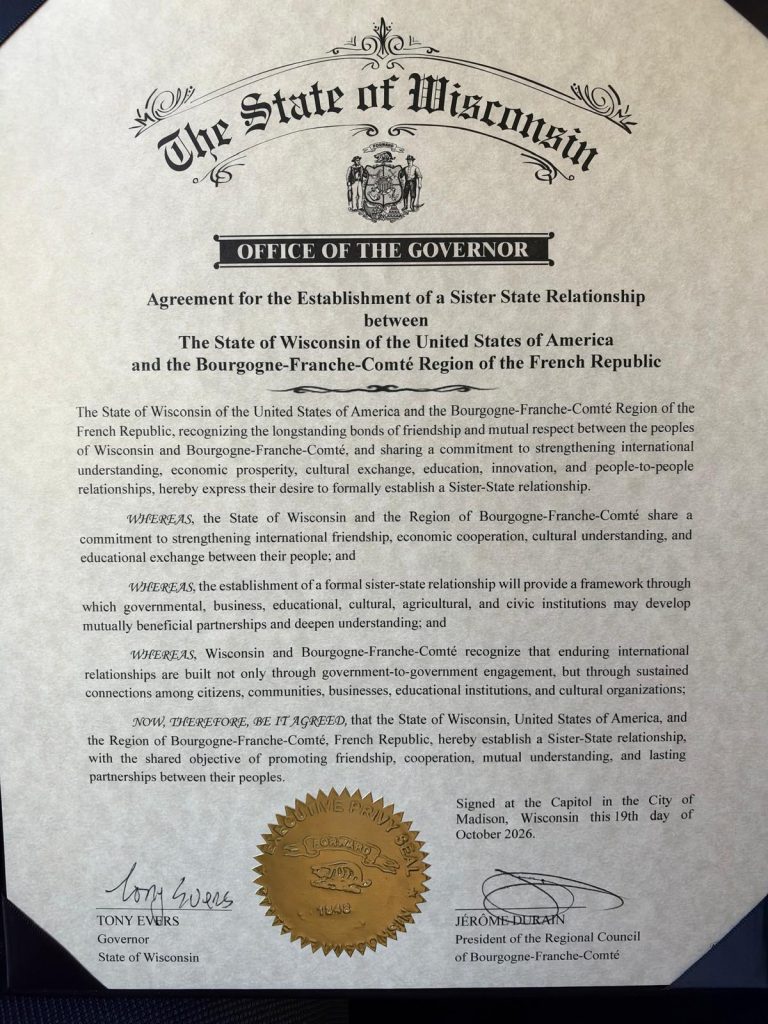 L'accord signé entre la Région Bourgogne-Franche-Comté et l'État du Wisconsin.