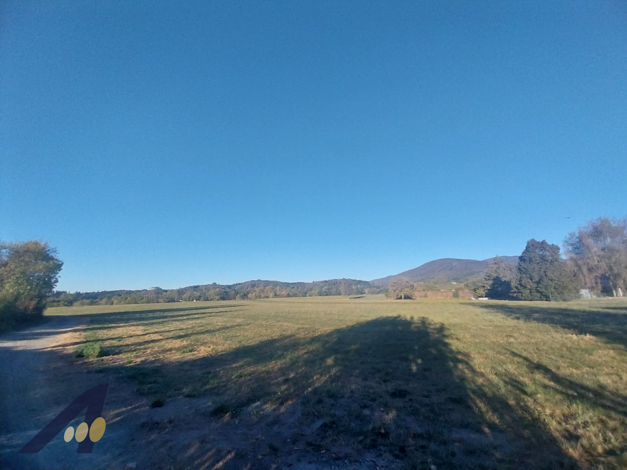 Terrain plat – Exposition Est-Sud-Ouest – Vue… — photo 1
