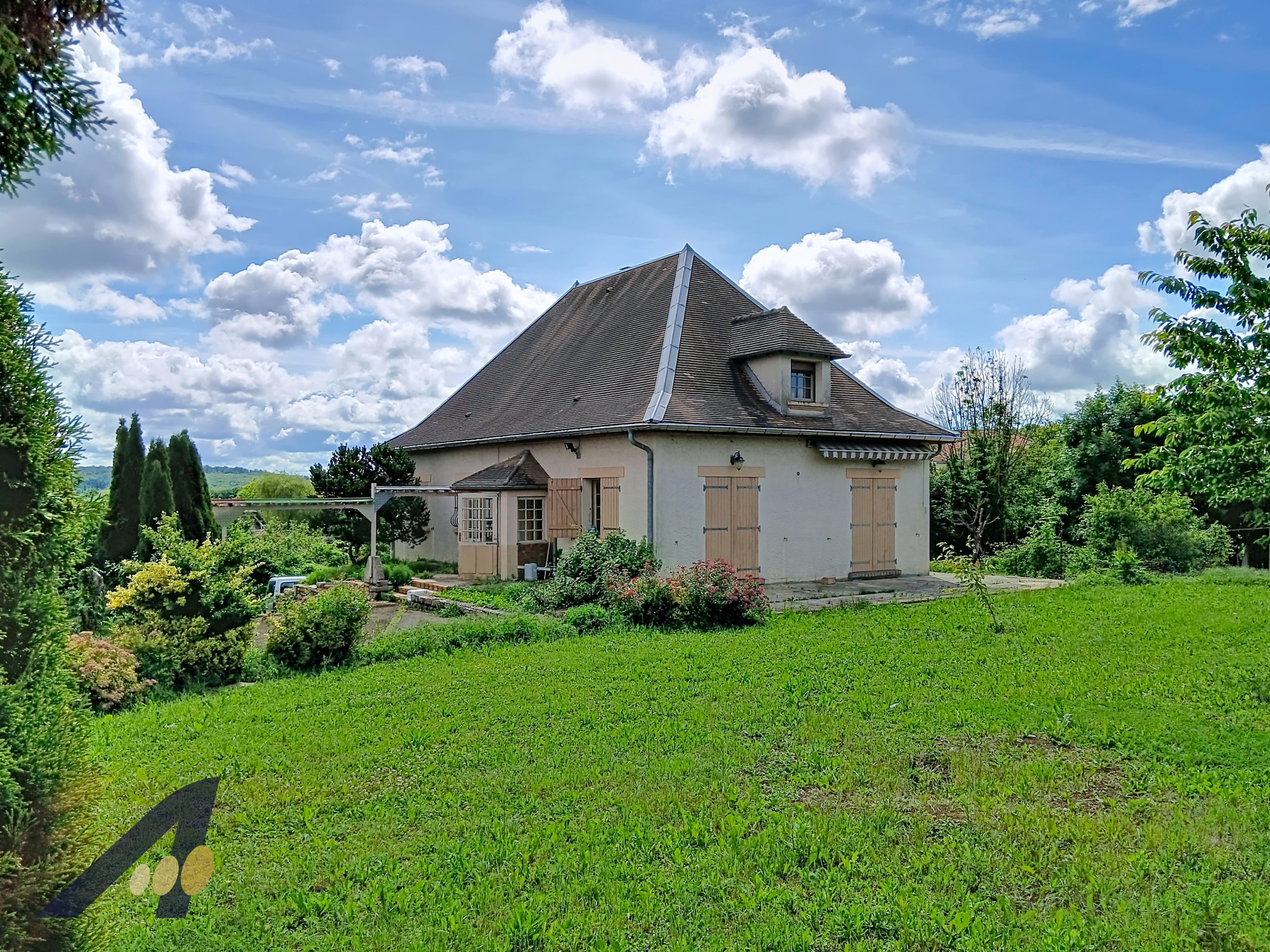 À VENDRE EN EXCLUSIVITÉ MAISON ATYPIQUE À FORT POTENTIEL… — photo 1