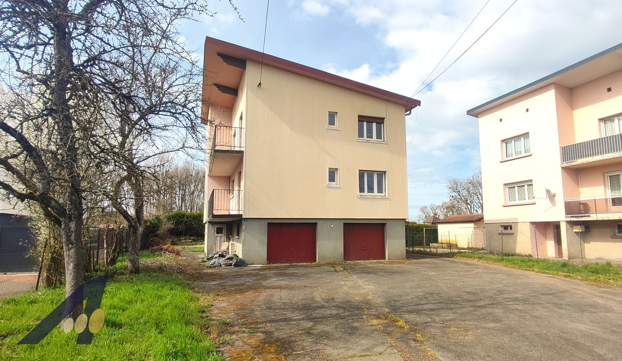 Immeuble Secteur DELLE — photo 1