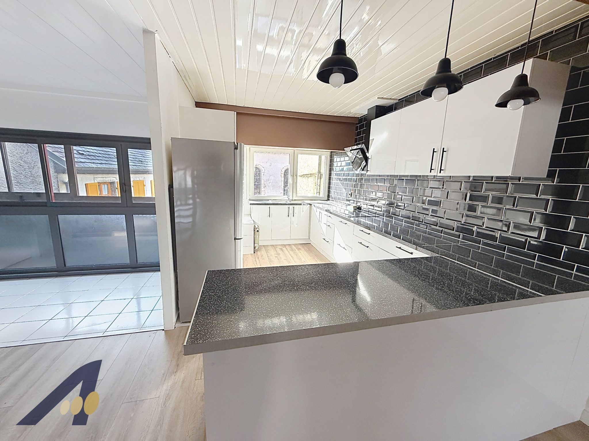 SUPERBE TRIPLEX 5 PIÈCES DE 126 m2 AU COEUR DE DELLE — photo 1