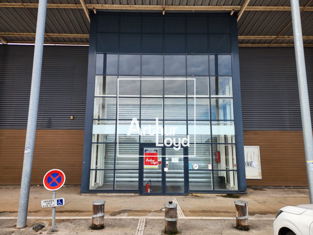 Local commercial de 635 m2 en zone commerciale